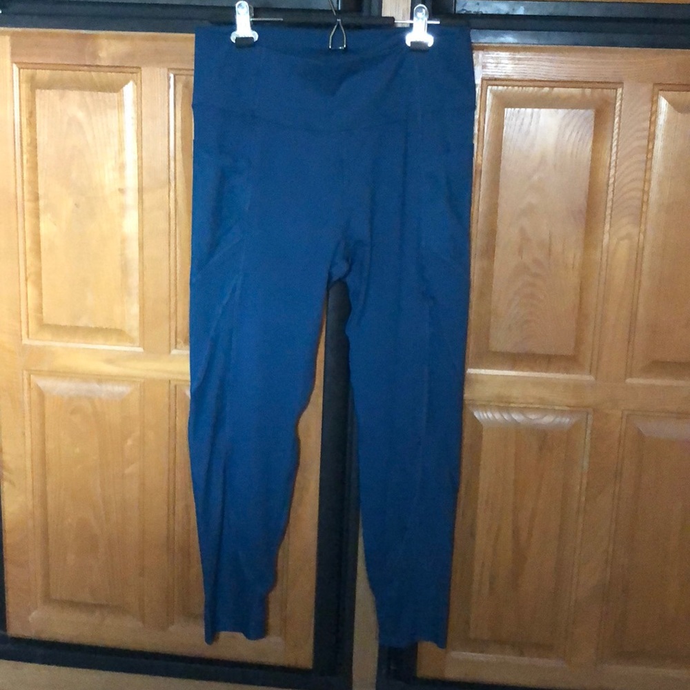 TheFree yoga capris